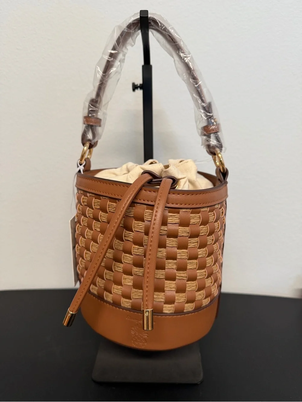 Tommy Bahama | Drawstring Bucket Bag w/ Cinch Top and Crossbody Strap 🌴